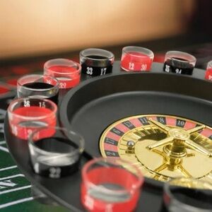 Drinking roulette set Crystal clear game night